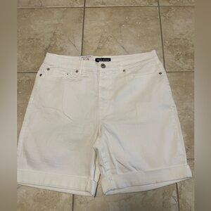 Women’s DKNY JEANS Stretch White Denim Cuffed Bermuda Shorts, Size 10 NWT